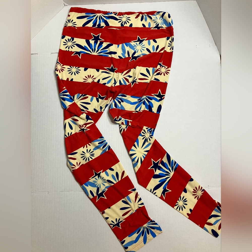 LuLaRoe Red and Cream Leggings Size Tall & Curvy